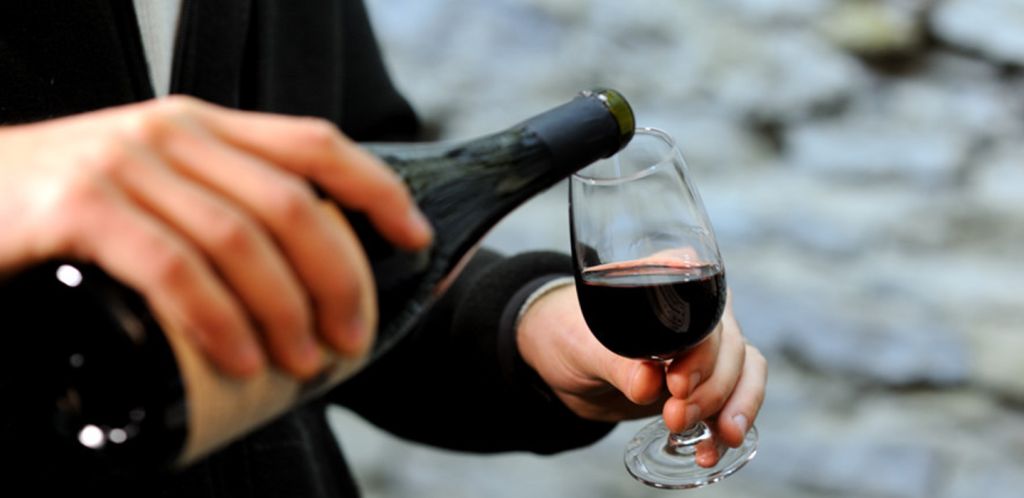 service de vin rouge
